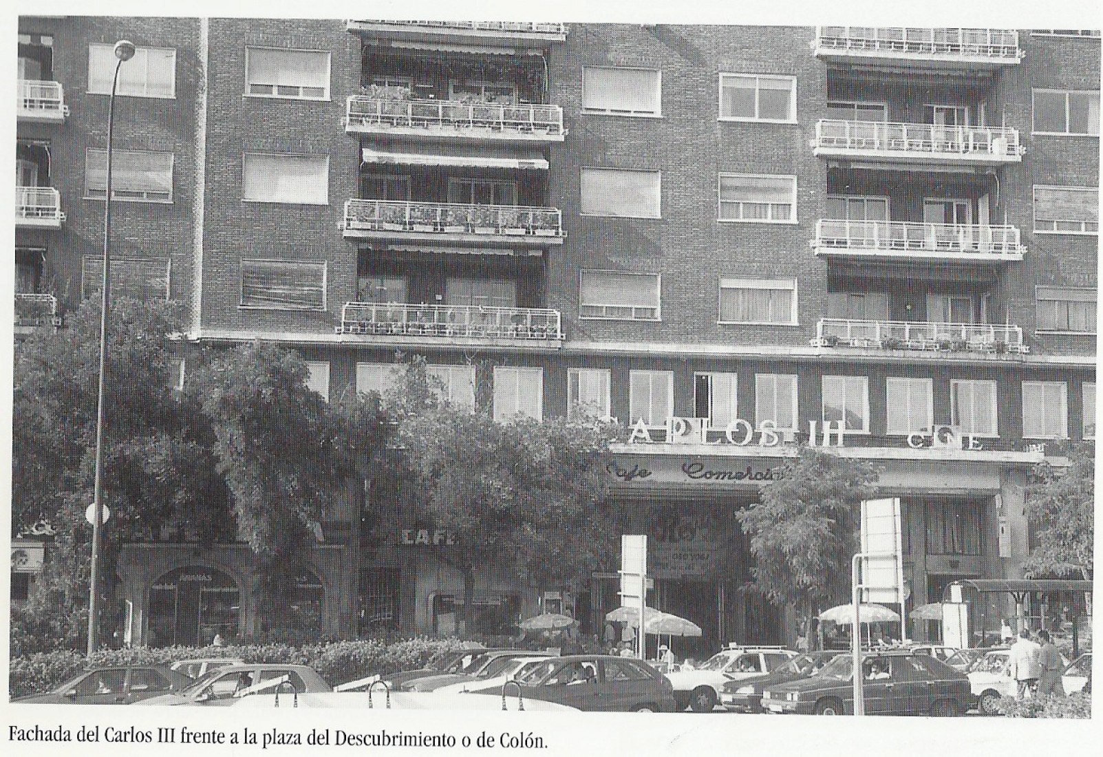 Vista exterior, Cine Carlos III por Luis Gutiérrez Soto. Imagen cortesía de Platea.