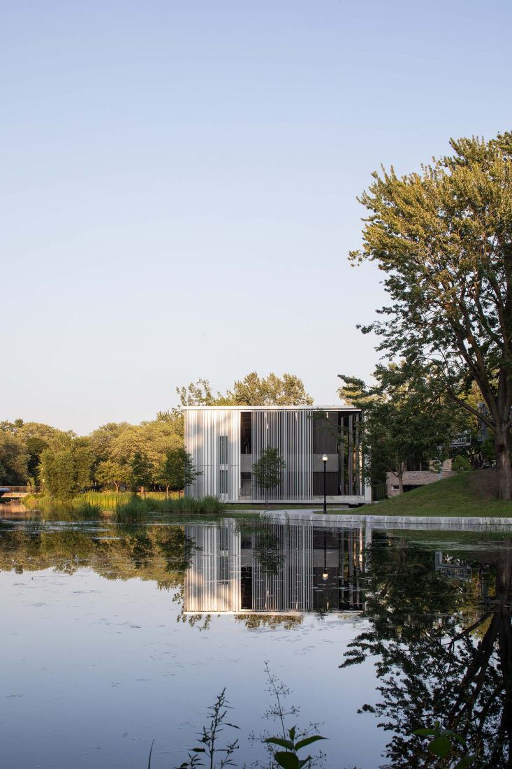 El Théâtre de Verdure del parque La Fontaine por Lemay. Fotografía por Adrien Williams.