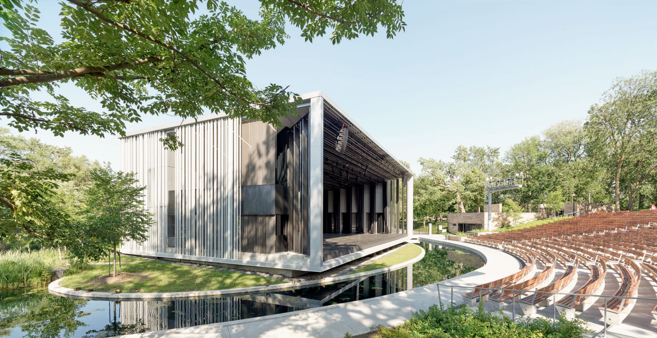 El Théâtre de Verdure del parque La Fontaine por Lemay. Fotografía por Adrien Williams.