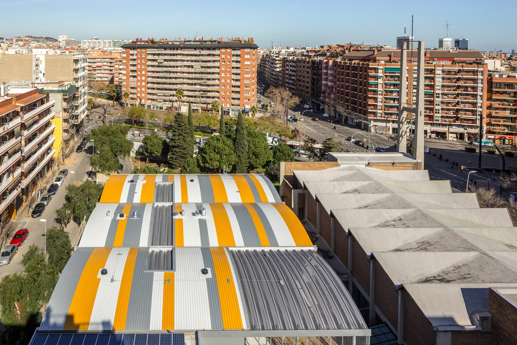 Community Center 'Les Corts' by Pich Architects. Photograph © Simón García. Image courtesy of Pich Architects
