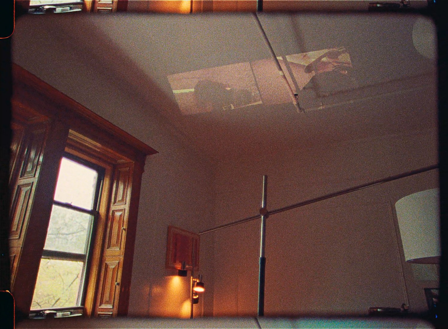 The Ceiling por Lewis Del Mar