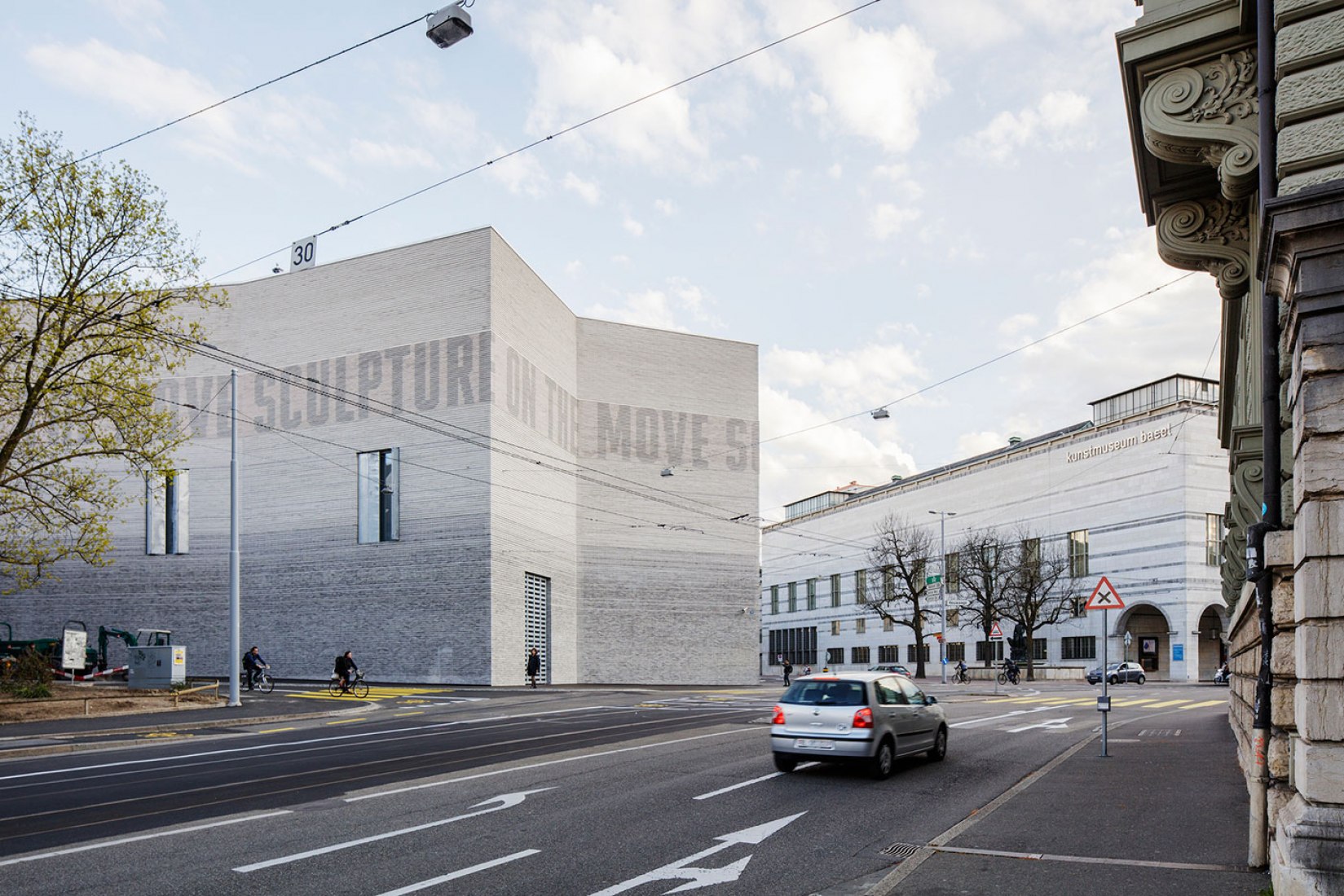 Vista general del nuevo Kunstmuseum de Basilea por iart. Fotografía © Derek Li Wan Po