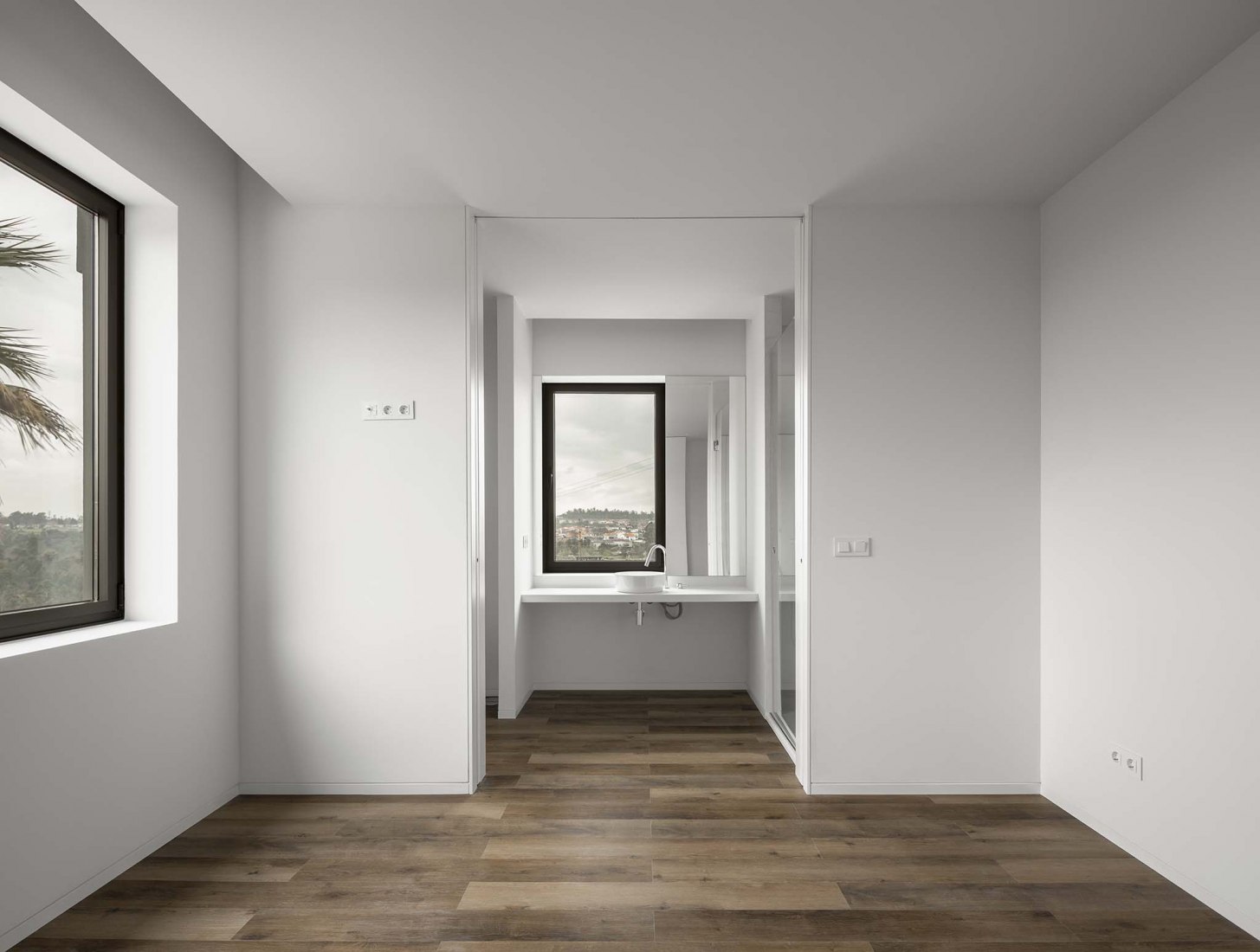 Casa verde por Liliana Maciel. Fotografía por Ivo Tavares Studio.