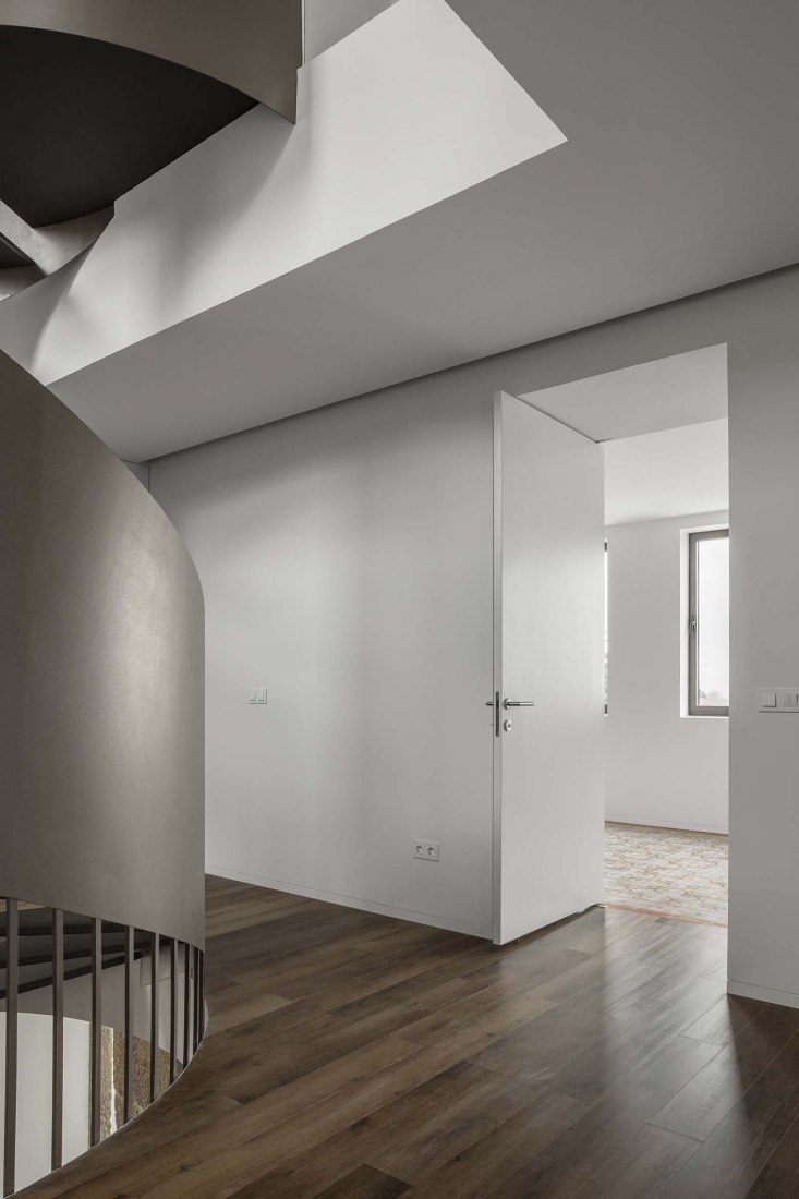 Casa verde por Liliana Maciel. Fotografía por Ivo Tavares Studio.
