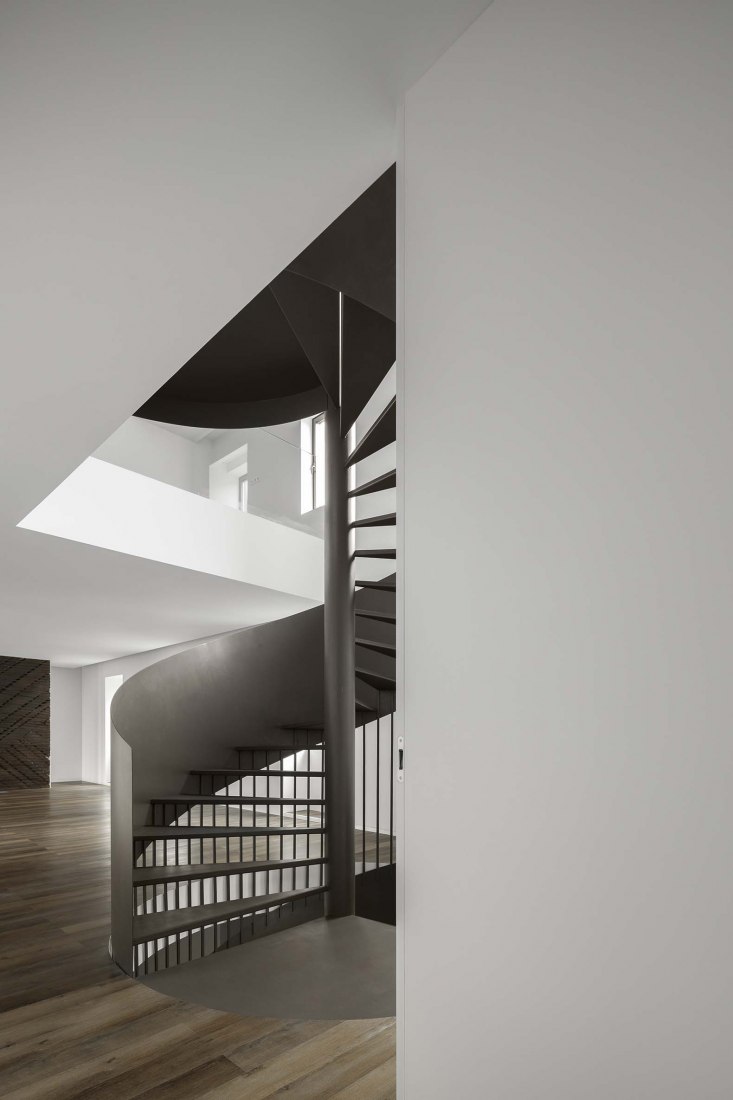 Casa verde por Liliana Maciel. Fotografía por Ivo Tavares Studio.