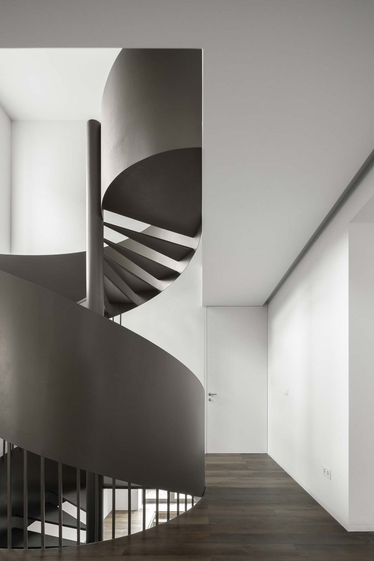 Casa verde por Liliana Maciel. Fotografía por Ivo Tavares Studio.