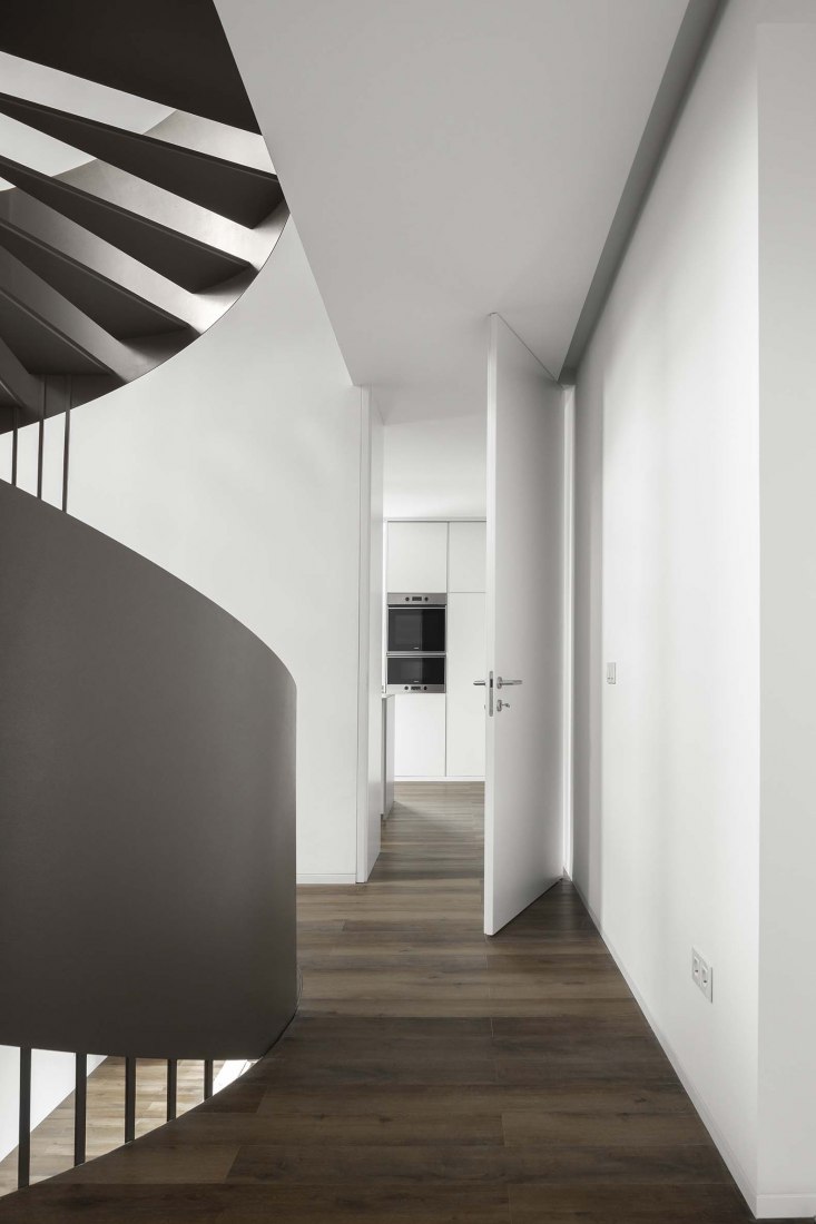 Casa verde por Liliana Maciel. Fotografía por Ivo Tavares Studio.