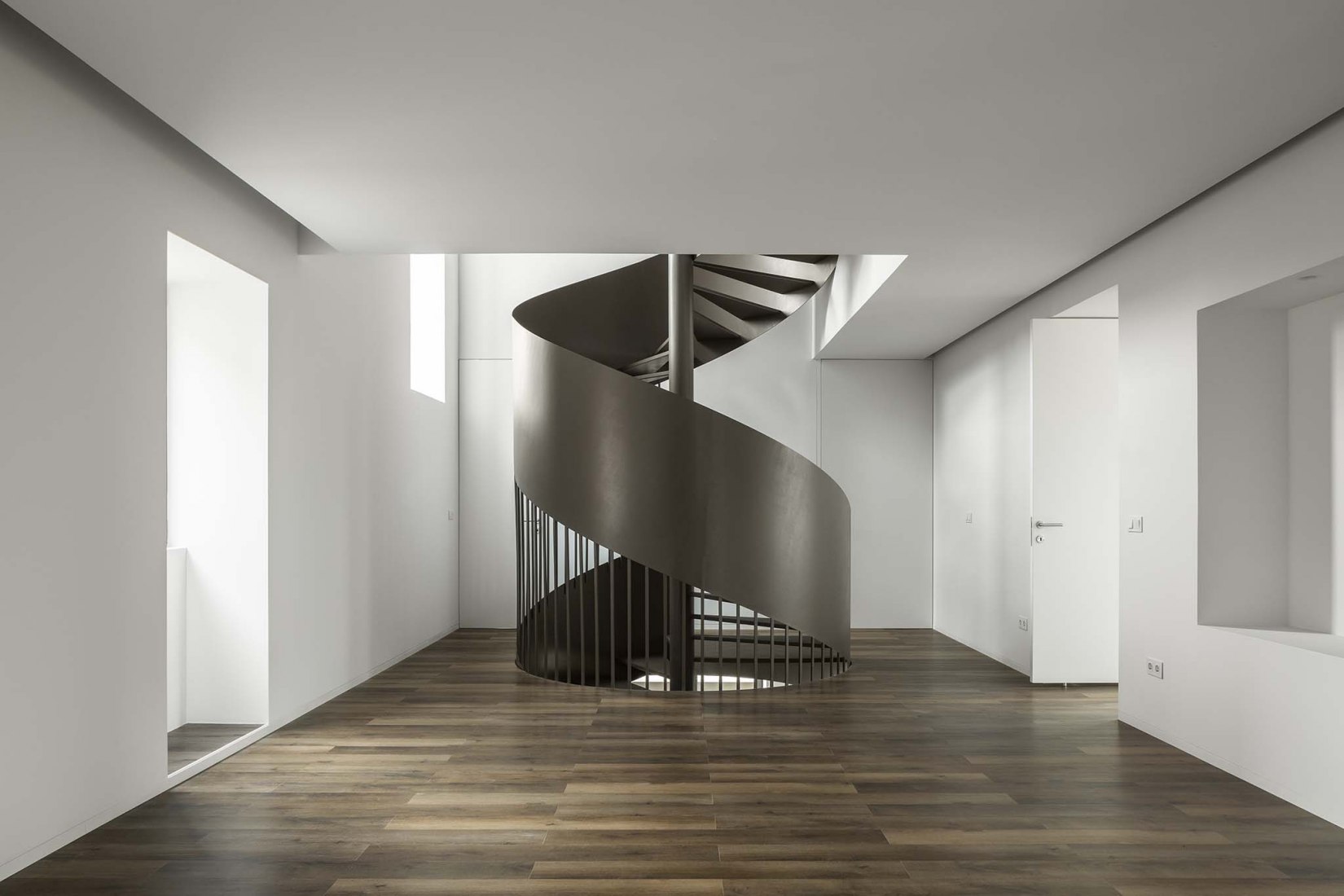 Casa verde por Liliana Maciel. Fotografía por Ivo Tavares Studio.