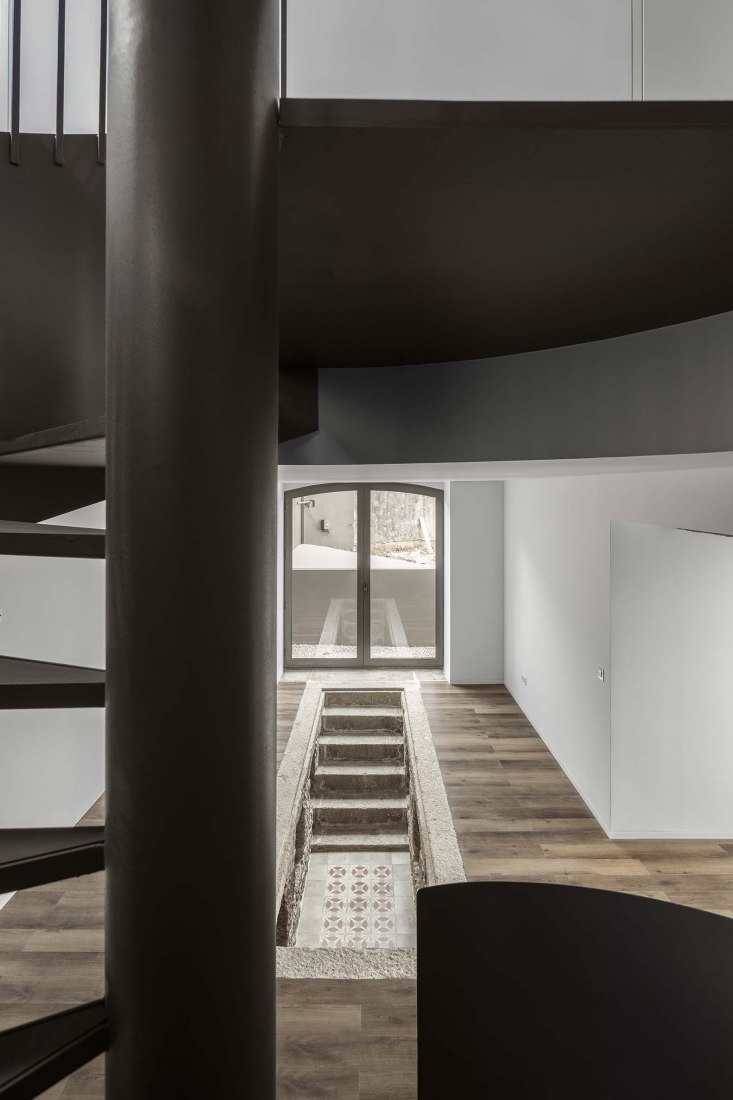 Casa verde por Liliana Maciel. Fotografía por Ivo Tavares Studio.