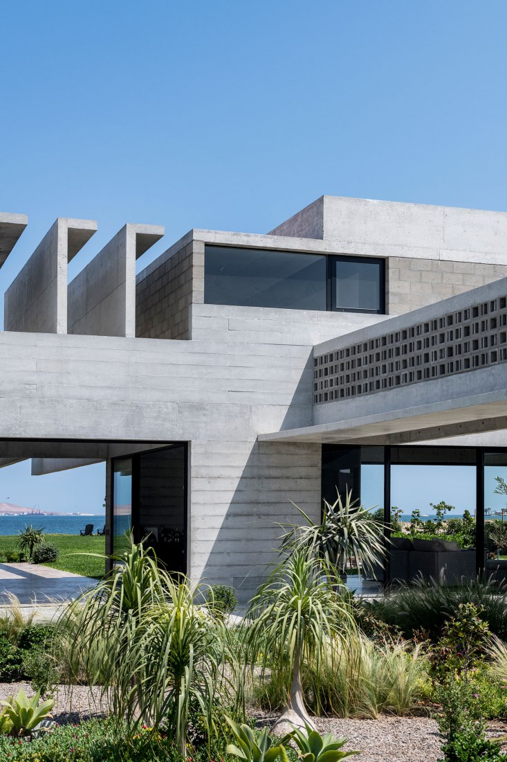 Paracas III house by Llosa Cortegana Arquitectos. Photograph by Renzo Rebagliati.