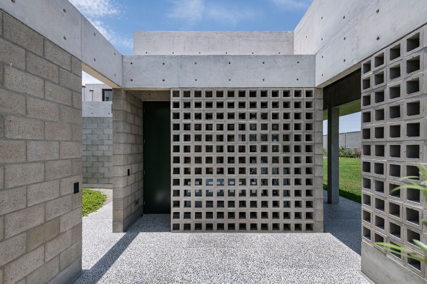 Casa Paracas III por Llosa Cortegana Arquitectos. Fotografía por Renzo Rebagliati.