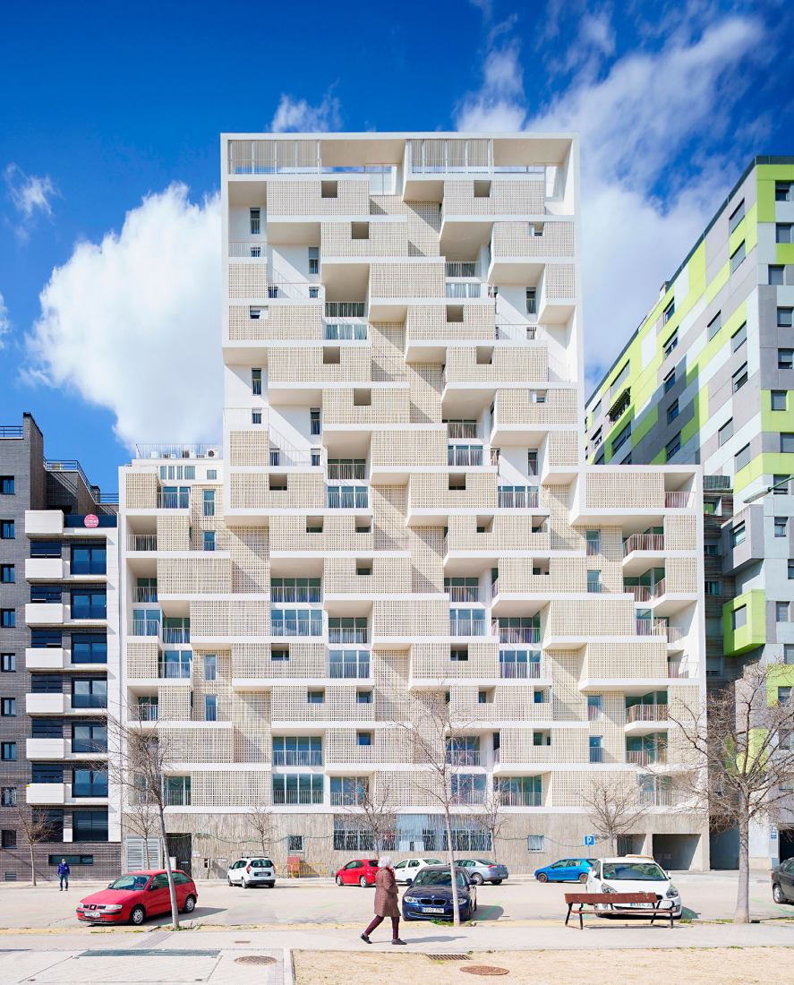85 viviendas sociales en altura por Llps arquitectos. Fotografía por Javier Callejas Sevilla.