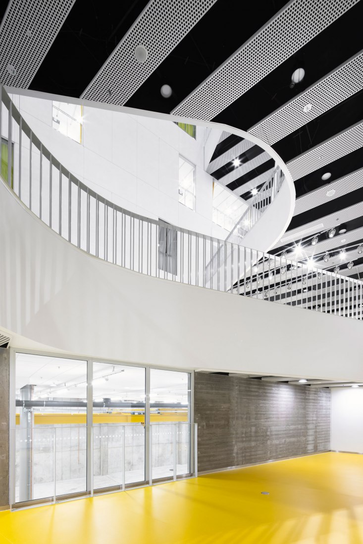 Metropolia UAS Myllypuro Campus by Lahdelma & Mahlamäki architects. Photograph by Kuvatoimisto Kuvio.