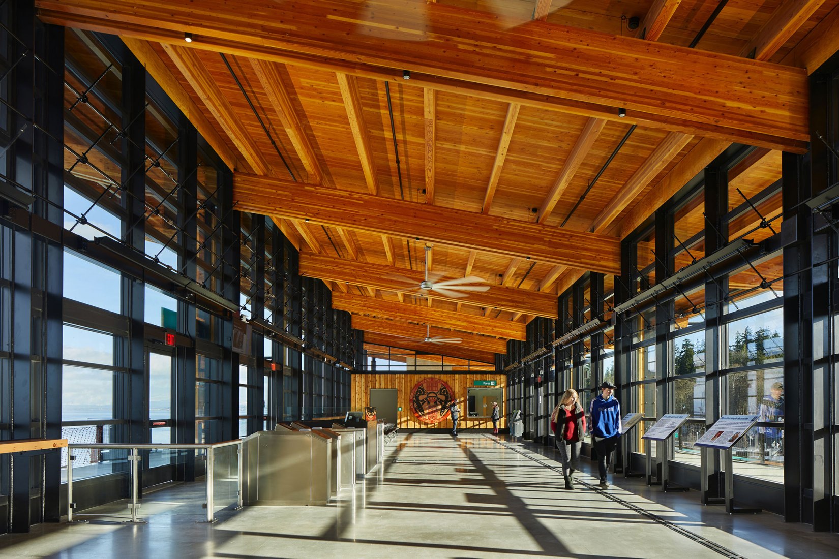 Terminal de Ferry Mukilteo Multimodal por LMN Architects. Fotografía por Benjamin Benschneider