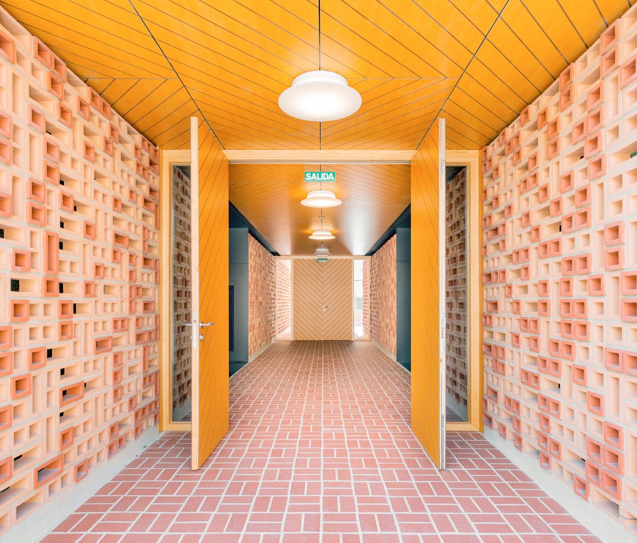Centro Cívico Roldán por López+Aroca Arquitectura. Fotografía por Pedro Noguera