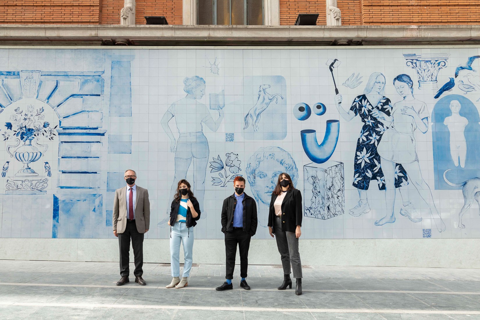 Fachada del Palacio de la Música por Los Bravú. Fotografía por Imagensubliminal