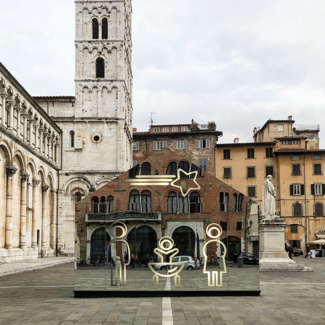 WELCOME DIFFERENCE, installation in Piazza San Michele by thesignlab, Domenico Raimondi. Image courtesy of thesignlab