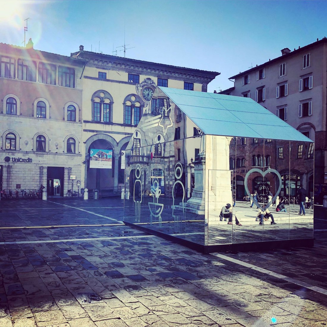 WELCOME DIFFERENCE, installation in Piazza San Michele by thesignlab, Domenico Raimondi. Image courtesy of thesignlab