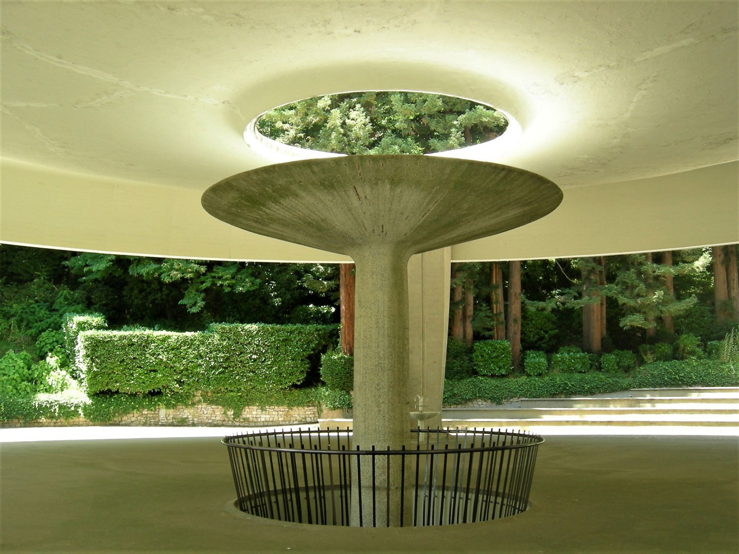 Bonifacio VIII thermal waters complex in Fiuggi by Luigi Moretti. Photograph by Eleonora Carrano