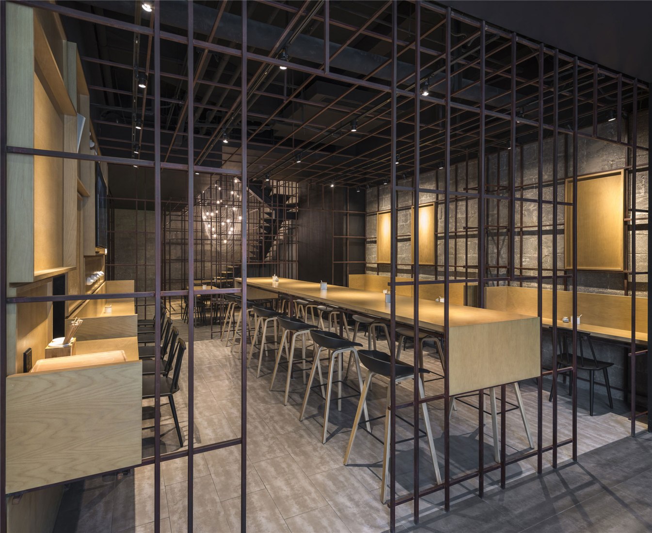 Vista interior. Noodle Diner Sanlitun SOHO por Lukstudio. Fotografía © Dirk Weiblen