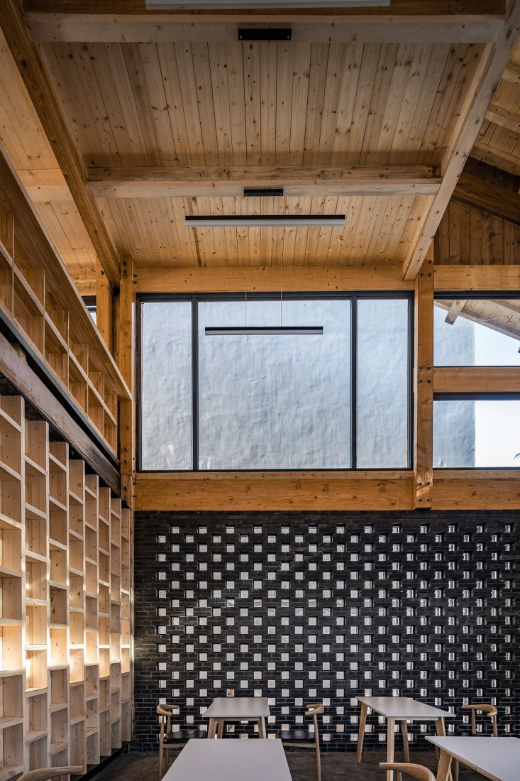 Centro comunitario en Yuanheguan por LUO Studio. Fotografía por Jin Weiqi