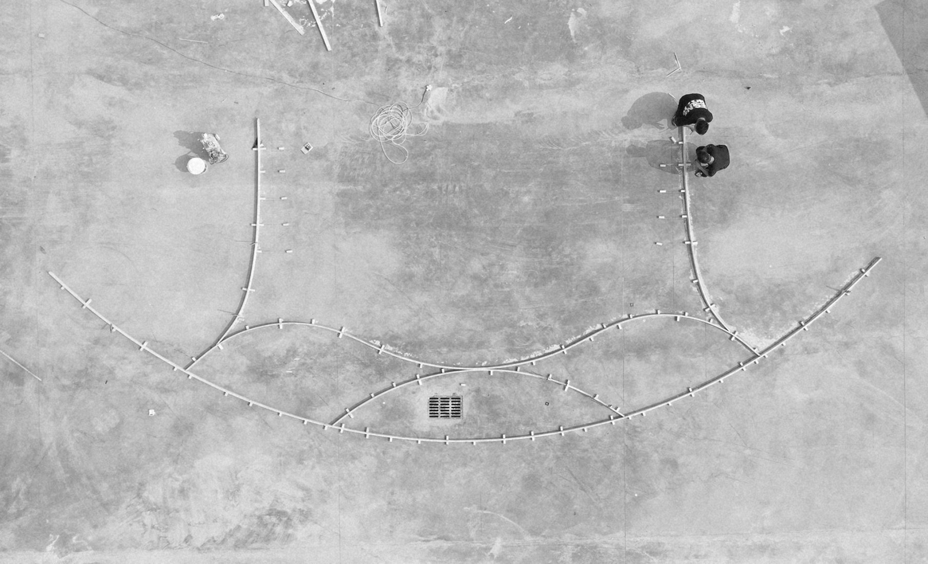 Experimento de construcción en secciones estándar. Estantes de exposición de crisantemo Yuntai Ice de LUO studio
