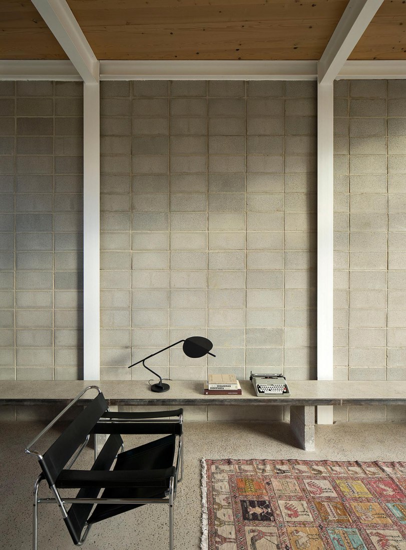 Collumpio House by MACH. Photograph by Del Rio Bani
