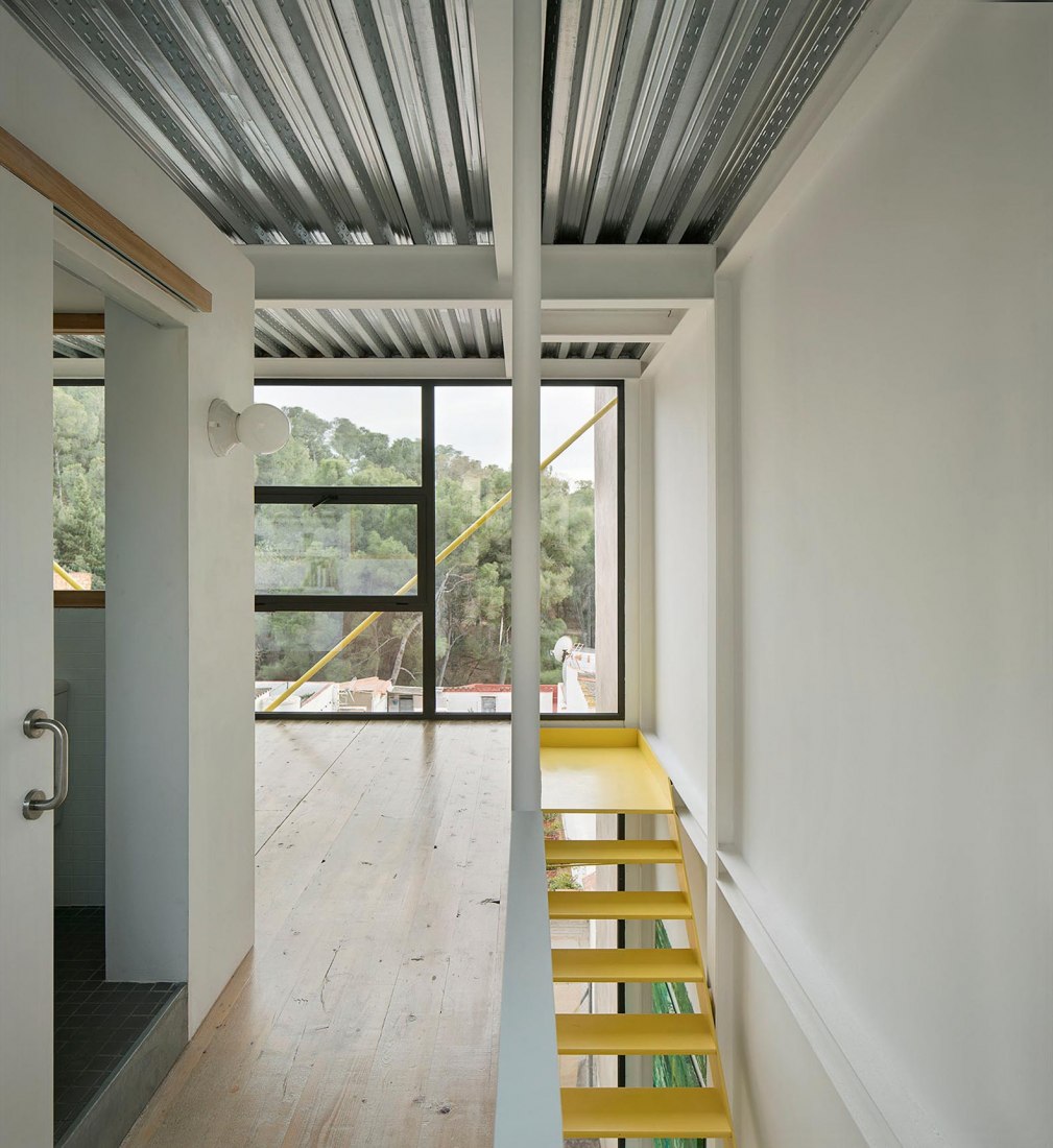 Collumpio House by MACH. Photograph by Del Rio Bani