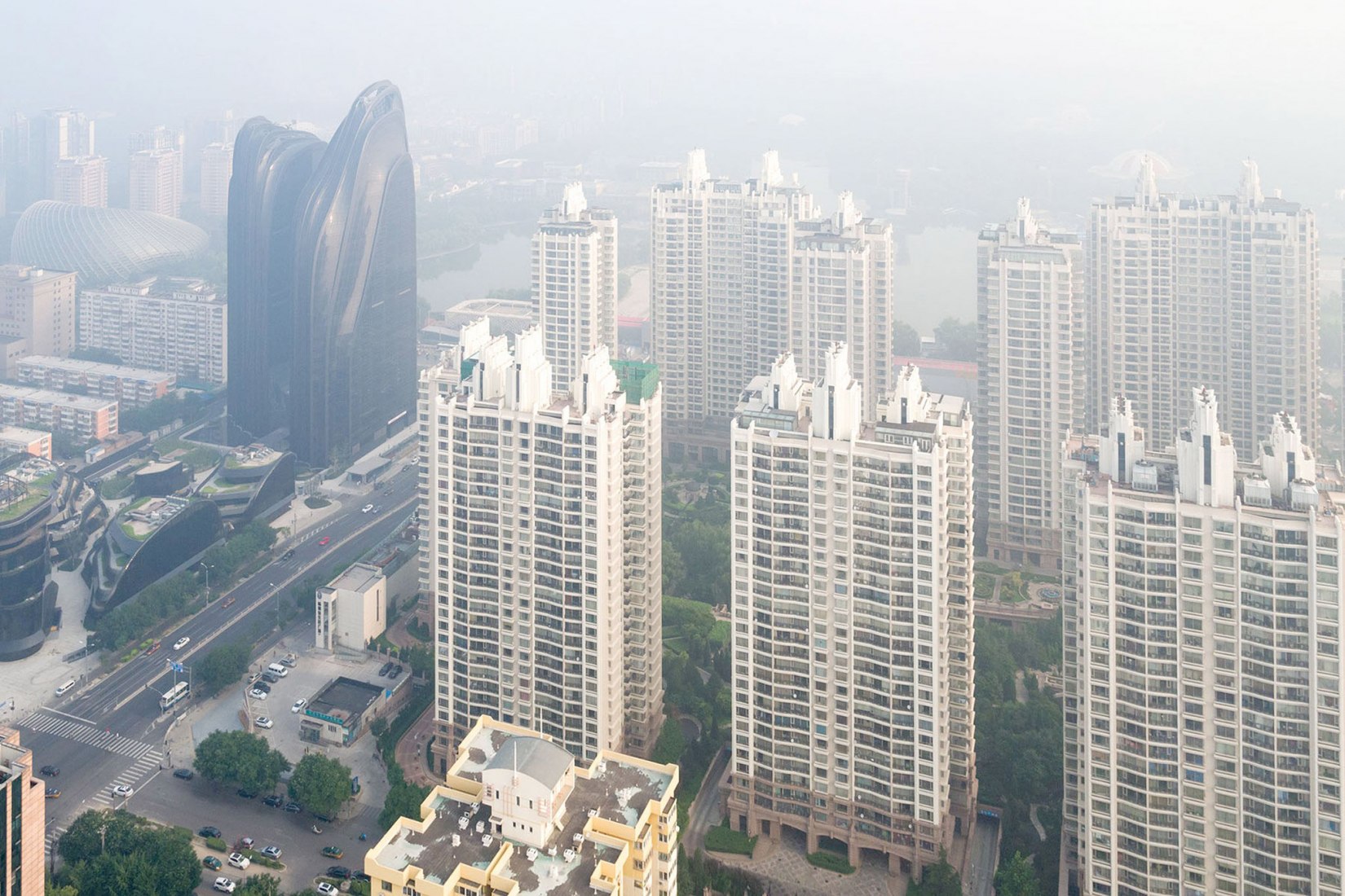 Chaoyang Park Plaza en Pekín por MAD Architects. Fotografía © Iwan Baan