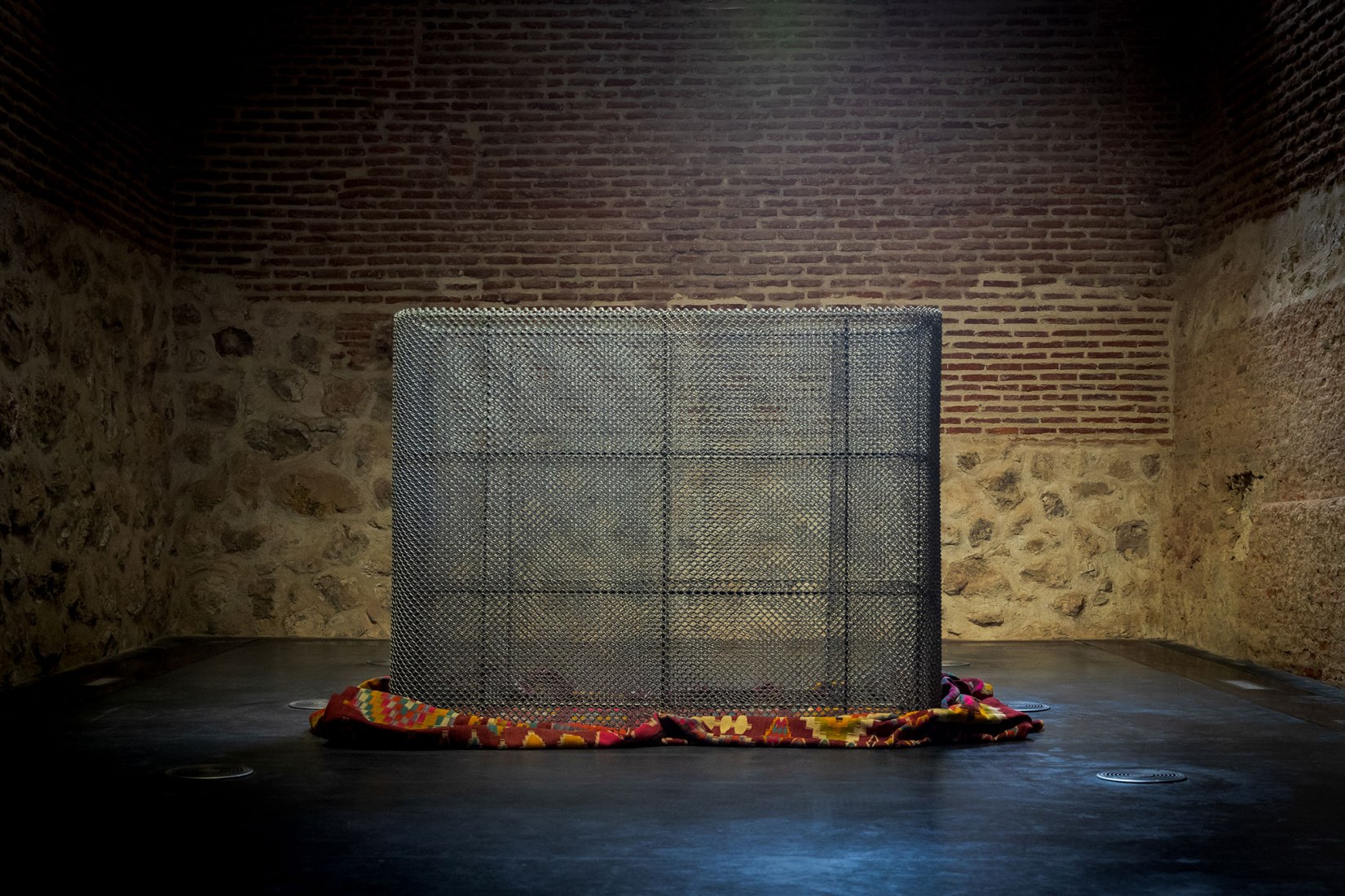 Encima de una alfombra by Susana Solano. Photograph courtesy of MadBlue.