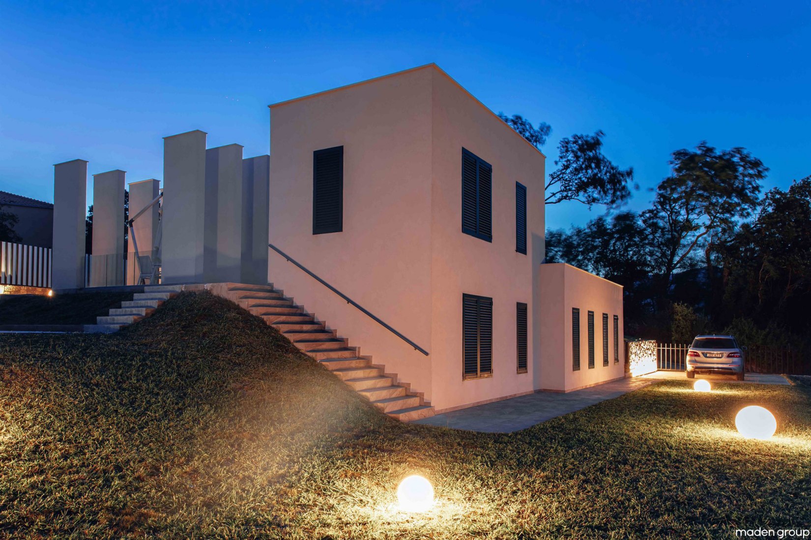 La Casa de la Colina por Maden Group. Fotografía por Leonit Ibrahimi