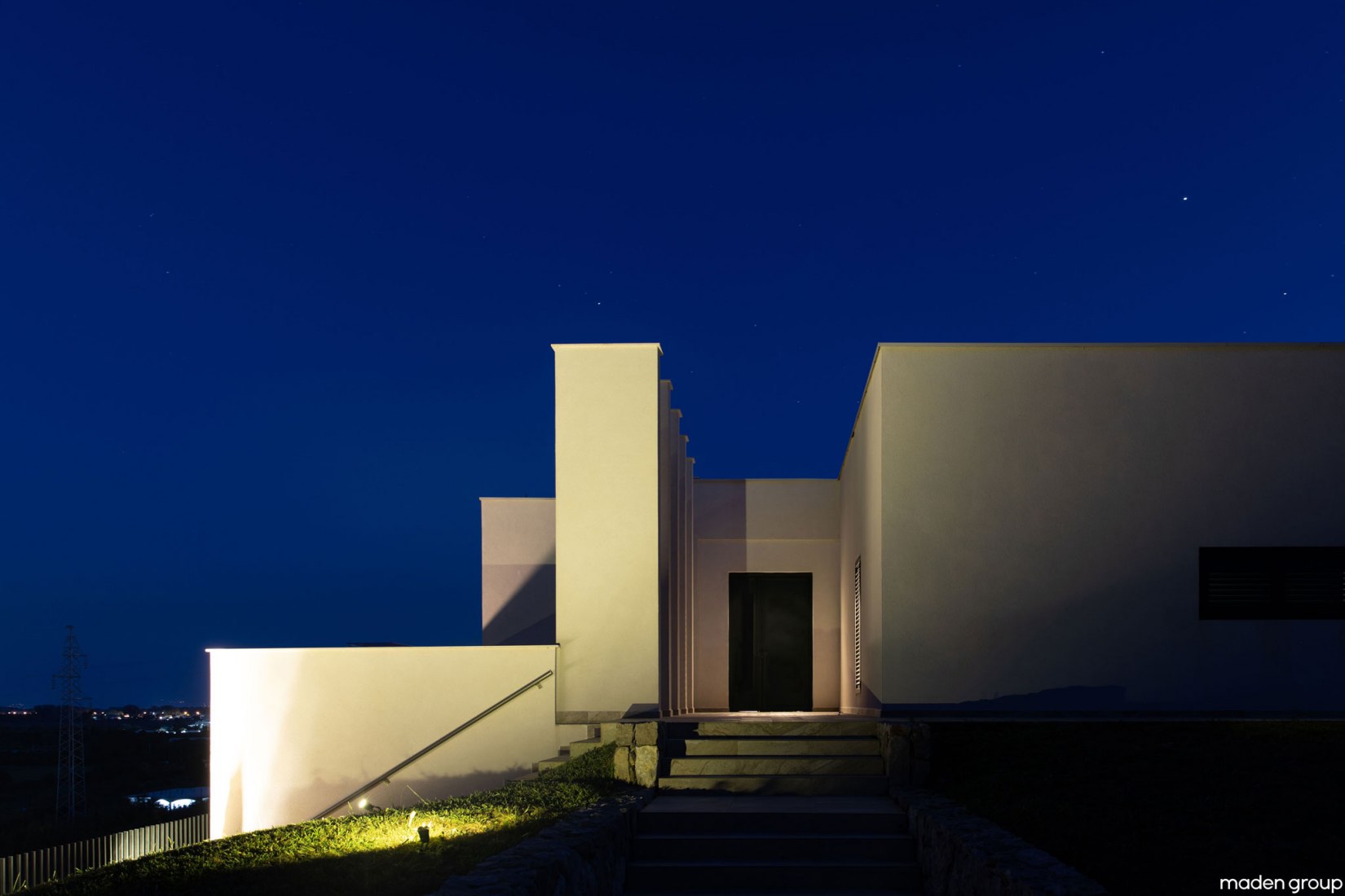 La Casa de la Colina por Maden Group. Fotografía por Leonit Ibrahimi