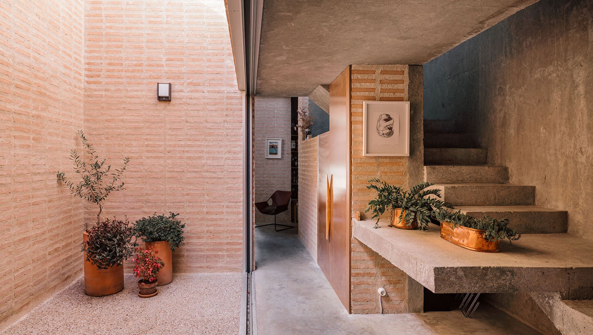 A three generation house in Boadilla del Monte by Malu de Miguel. Photograph by Imagen Subliminal (Miguel de Guzmán + Rocío Romero)