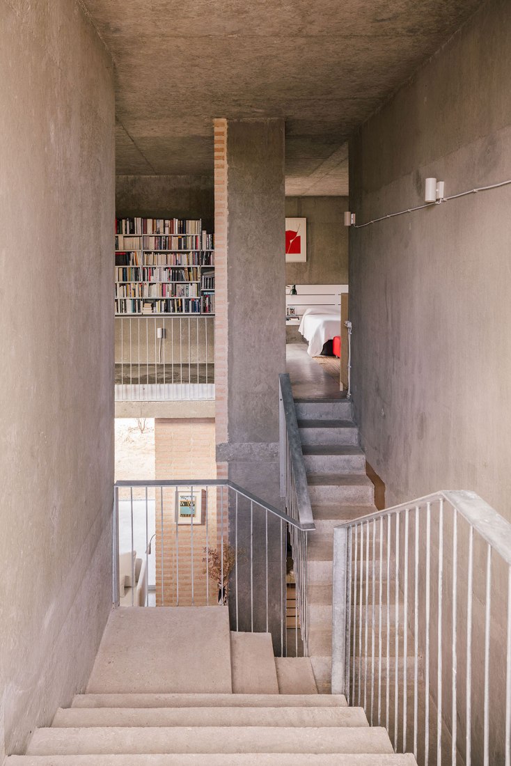 A three generation house in Boadilla del Monte by Malu de Miguel. Photograph by Imagen Subliminal (Miguel de Guzmán + Rocío Romero)