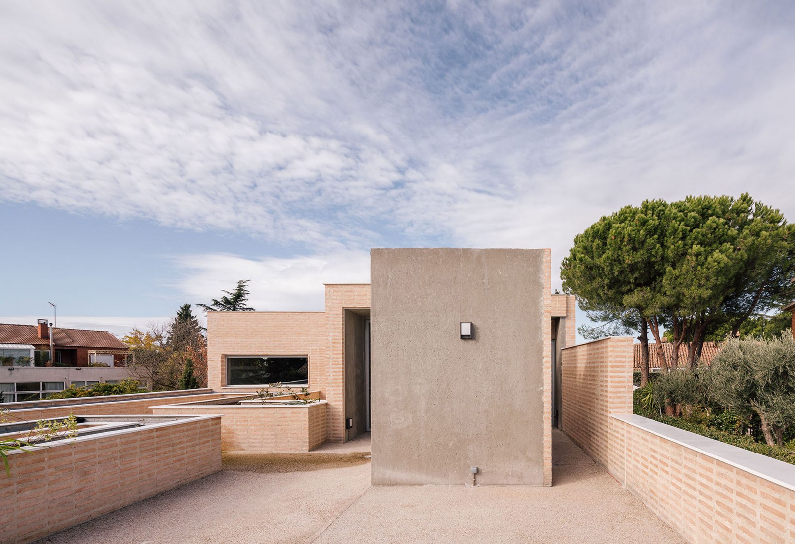 A three generation house in Boadilla del Monte by Malu de Miguel. Photograph by Imagen Subliminal (Miguel de Guzmán + Rocío Romero)