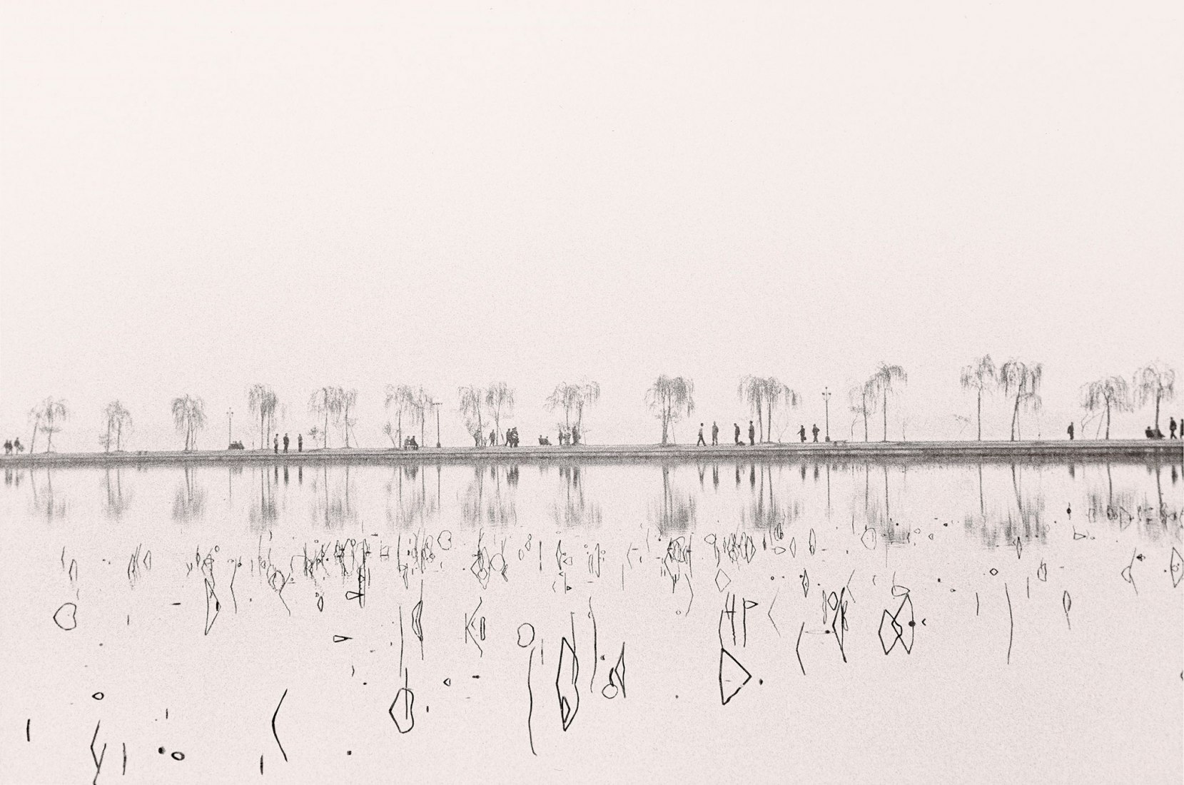 Lago de Hangzhou, 1979 por Manel Armengol. Imagen cortesía Fundación Foto Colectania