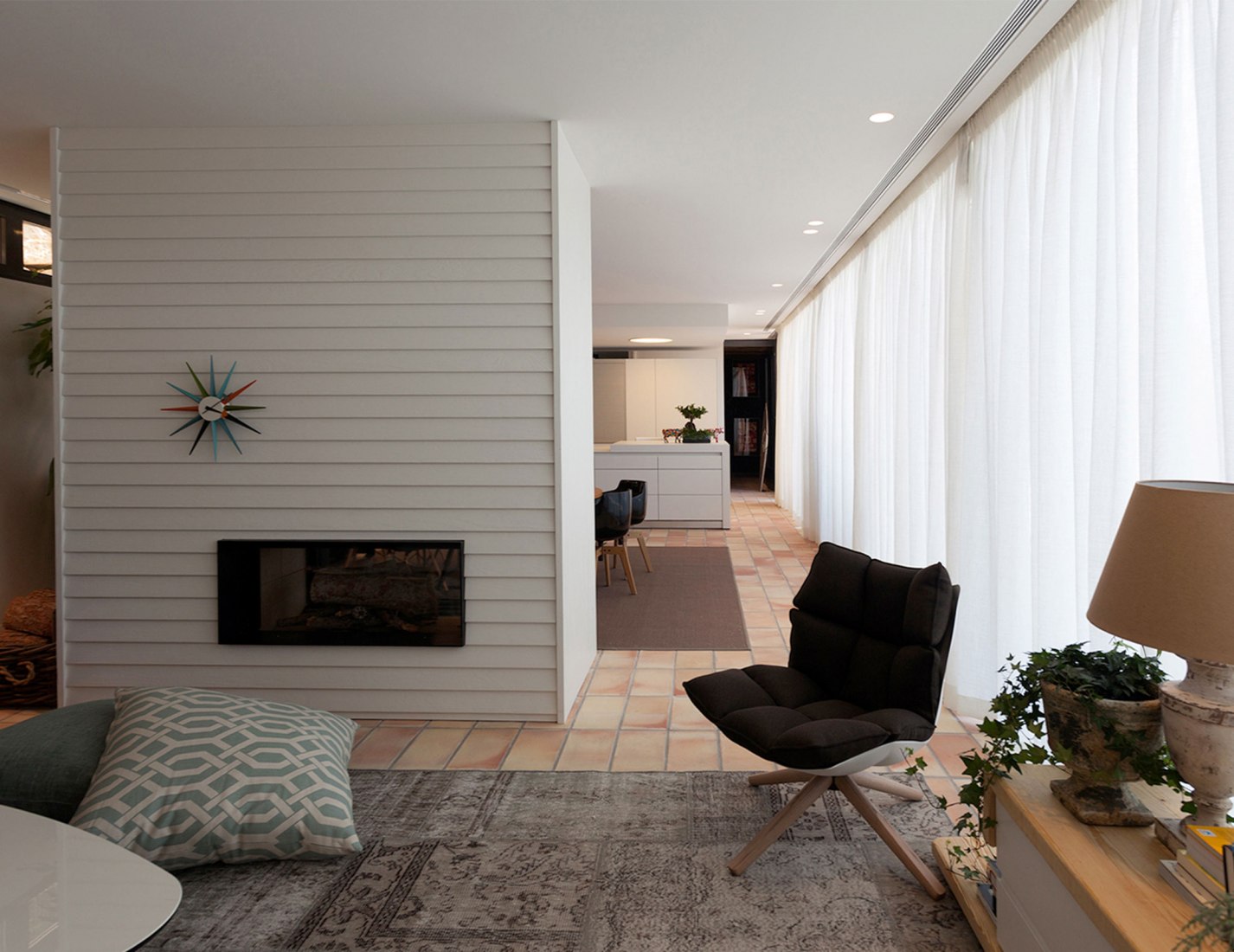 Interior view. El bosque 161, a single-family housing project by Mano de Santo. Photograph by Diego Opazo