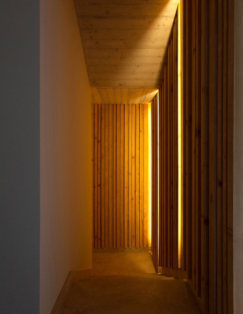 Interior view. El bosque 161, a single-family housing project by Mano de Santo. Photograph by Diego Opazo