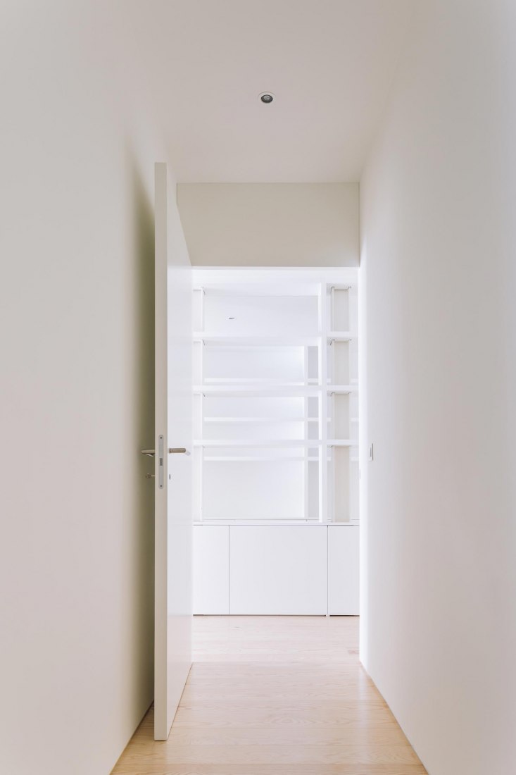 Apartamento na Lapa por Manuel Cachão Tojal. Fotografía por Francisco Nogueira 