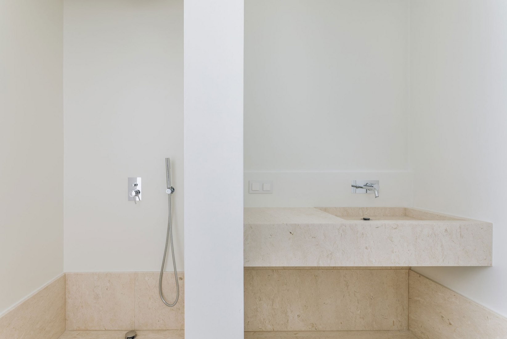 Apartamento na Lapa por Manuel Cachão Tojal. Fotografía por Francisco Nogueira 