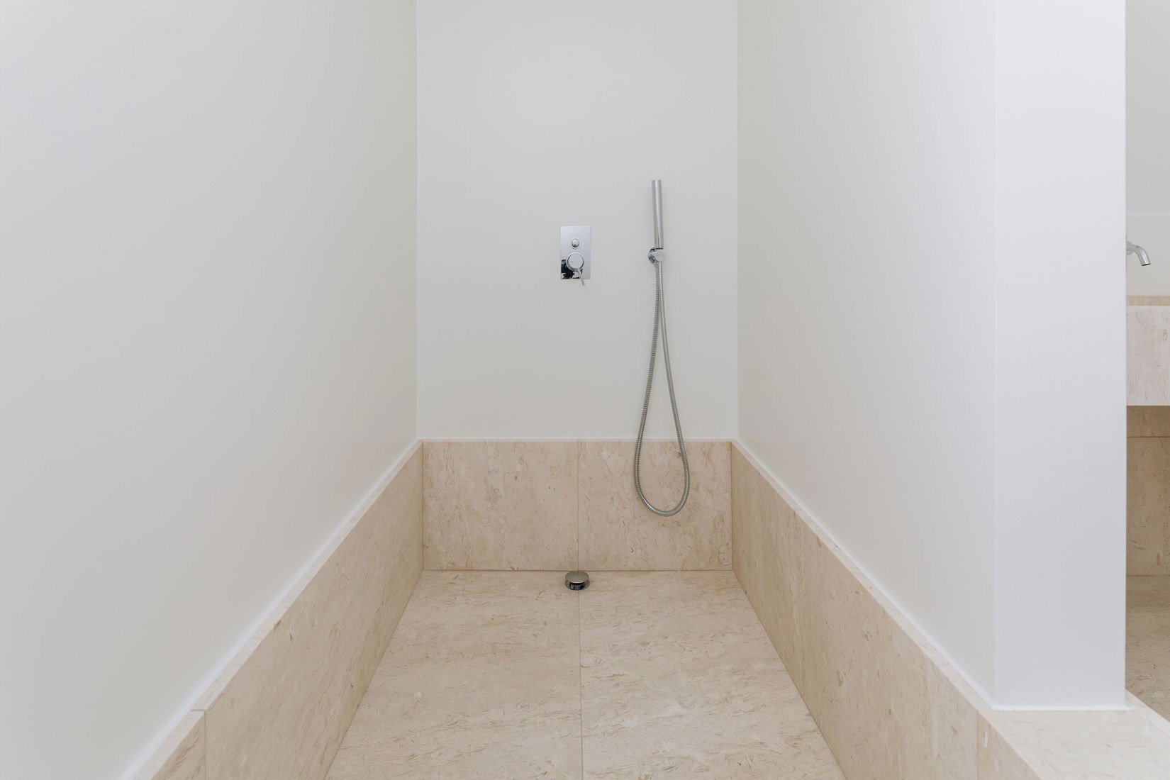 Apartamento na Lapa por Manuel Cachão Tojal. Fotografía por Francisco Nogueira 