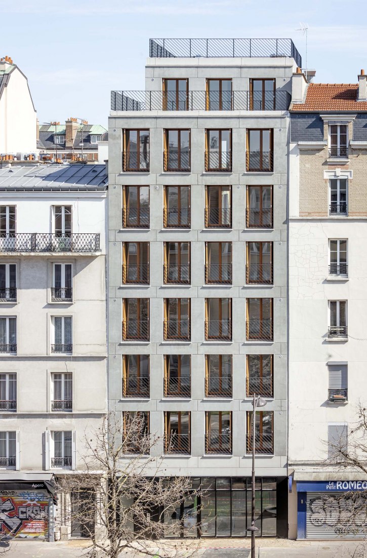 15 viviendas sociales y local comercial en París por MAO architects. Fotografía por Luc Boegly.