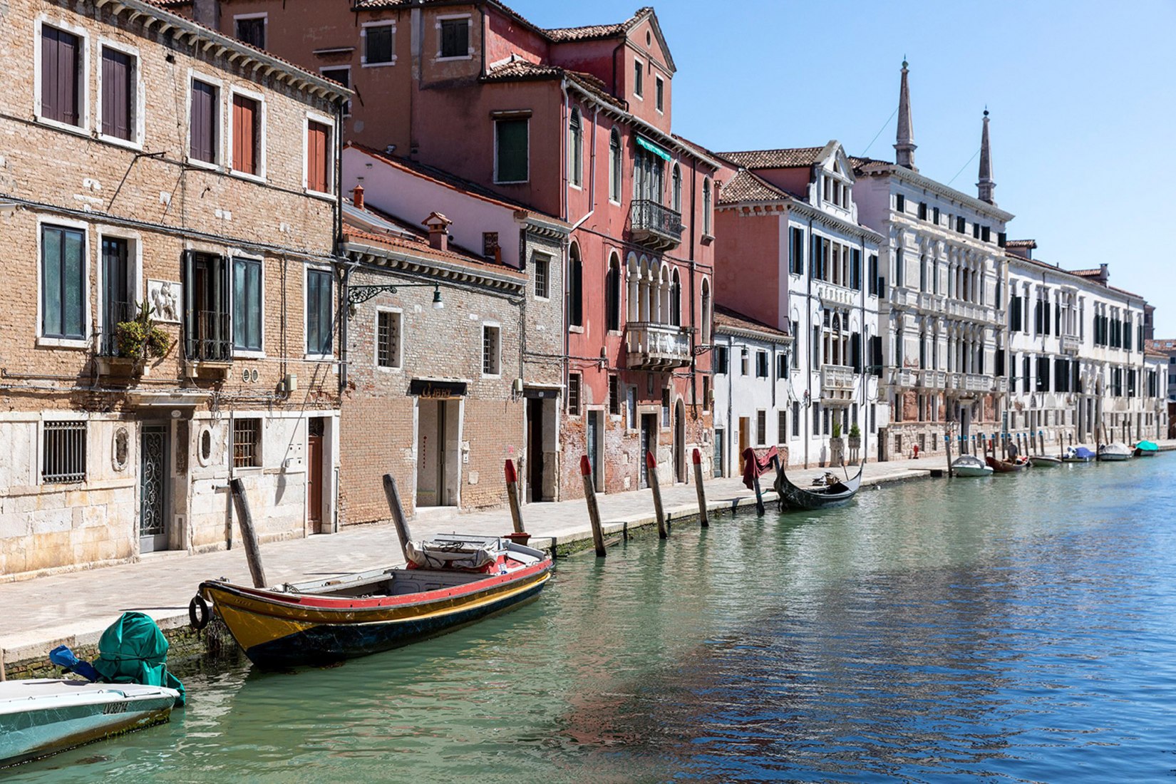 Cà Select Bar in Venice by Marcante-Testa. Photograph by Helenio Barbetta.