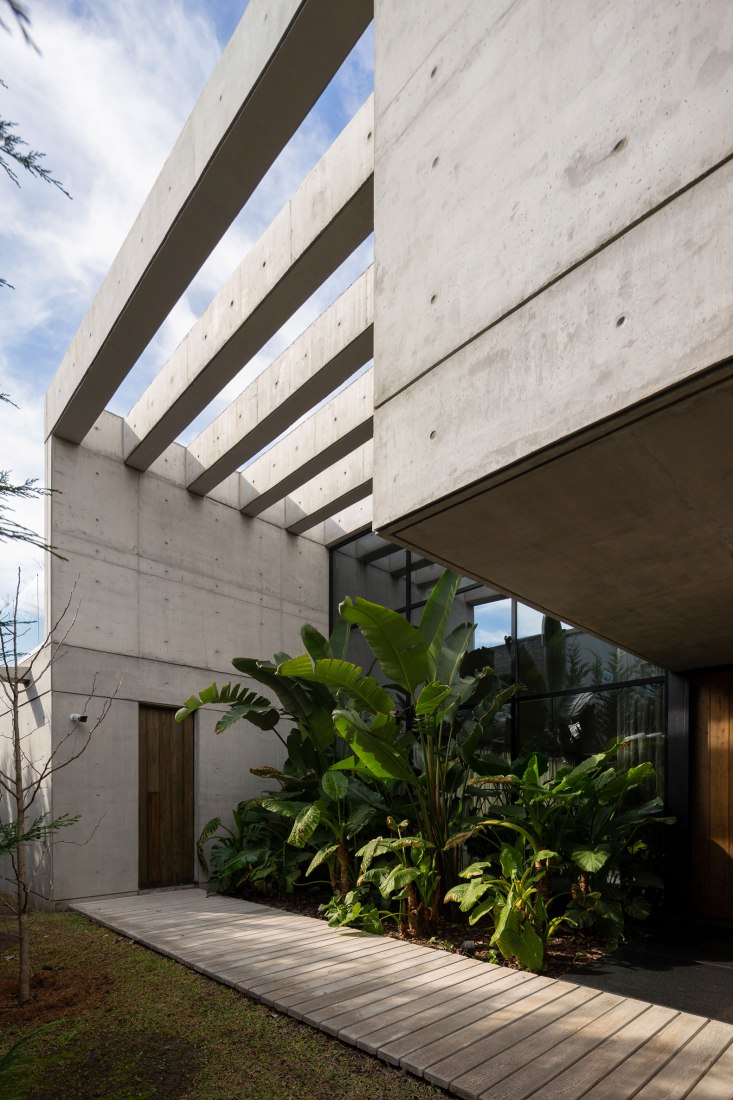 Golf House by Mariano Fiorentini. Photograph by Ramiro Sosa.