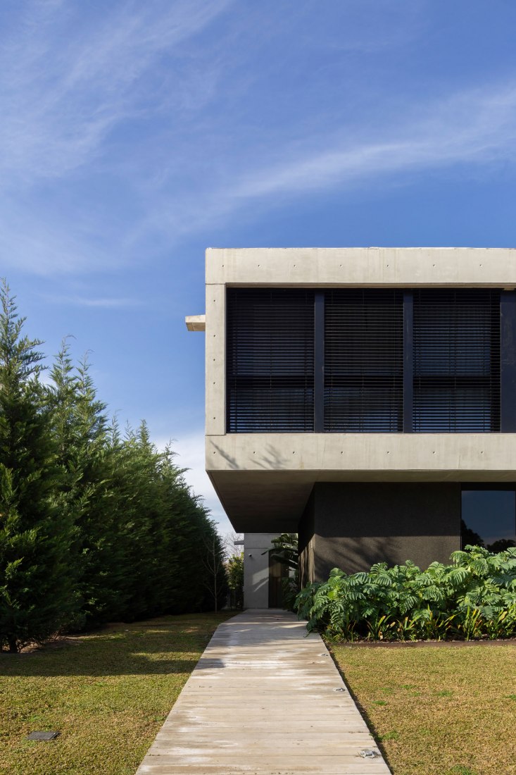 Golf House by Mariano Fiorentini. Photograph by Ramiro Sosa.
