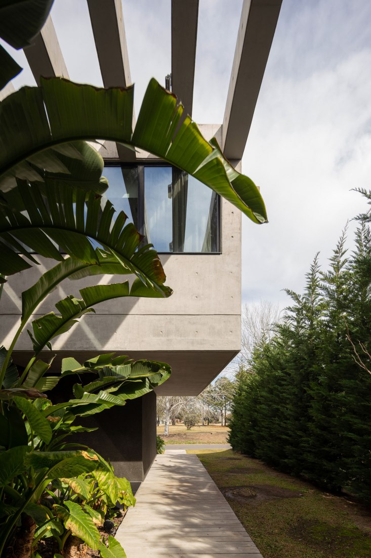 Golf House by Mariano Fiorentini. Photograph by Ramiro Sosa.