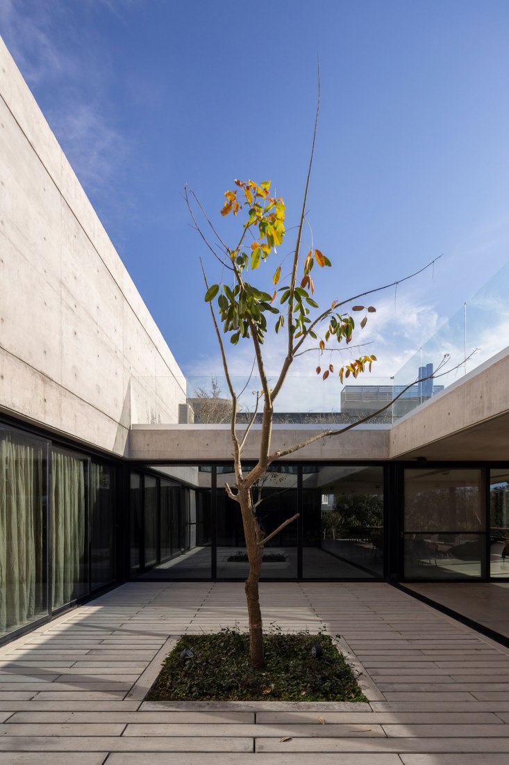 Golf House by Mariano Fiorentini. Photograph by Ramiro Sosa.