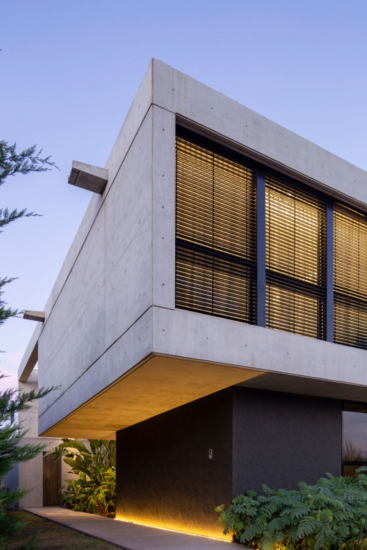 Golf House by Mariano Fiorentini. Photograph by Ramiro Sosa.