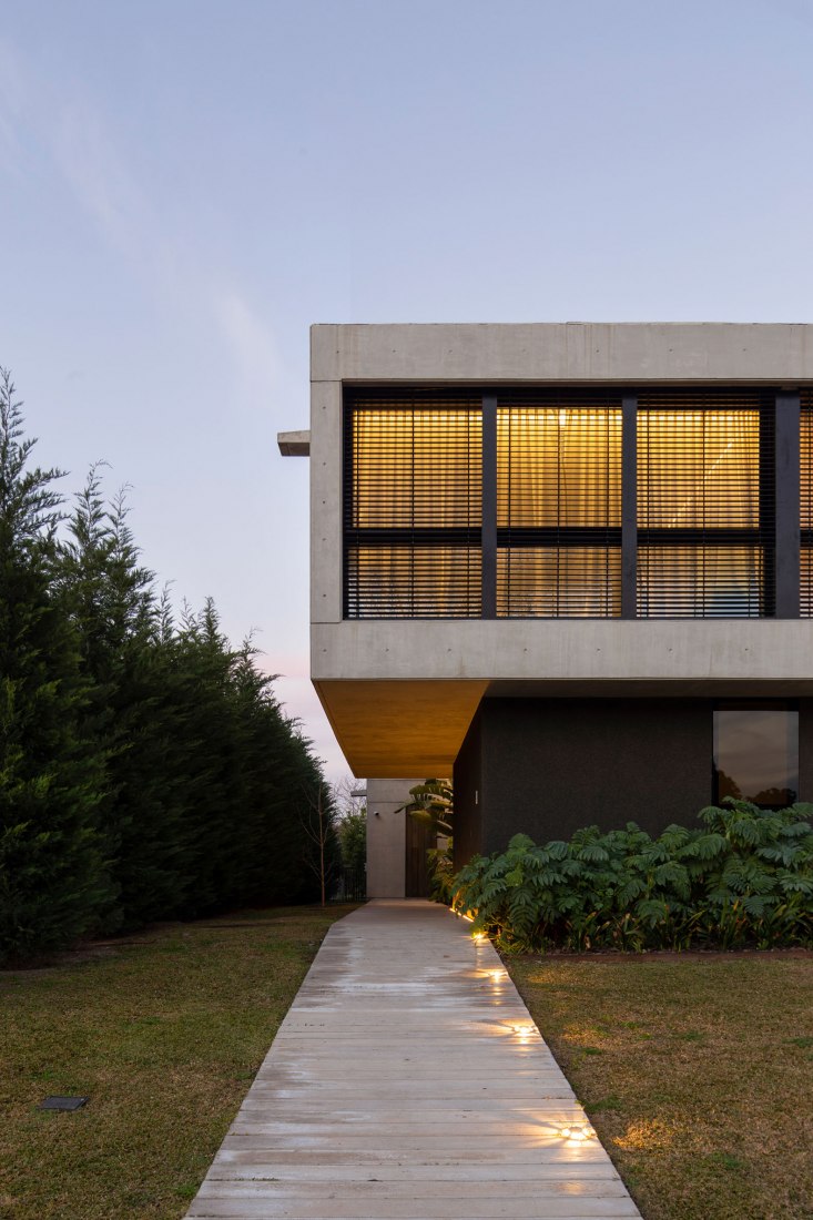 Golf House by Mariano Fiorentini. Photograph by Ramiro Sosa.