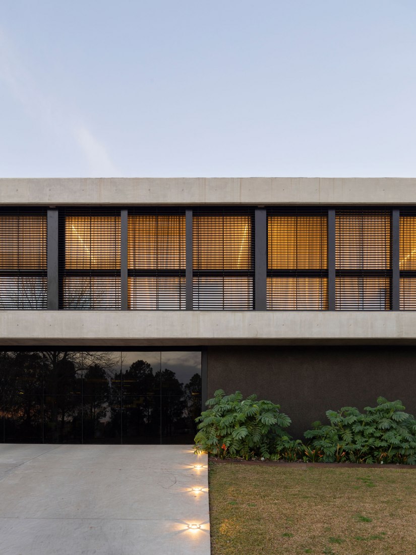 Golf House by Mariano Fiorentini. Photograph by Ramiro Sosa.